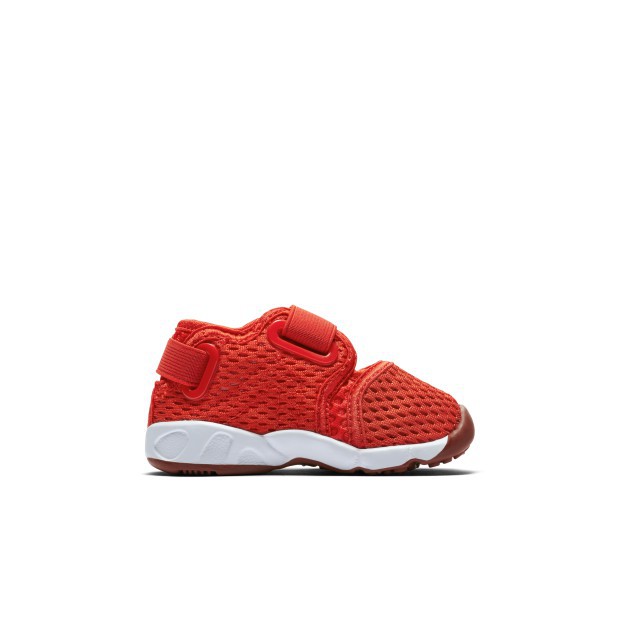 Photo from NIKE.COM;紅色夠搶眼