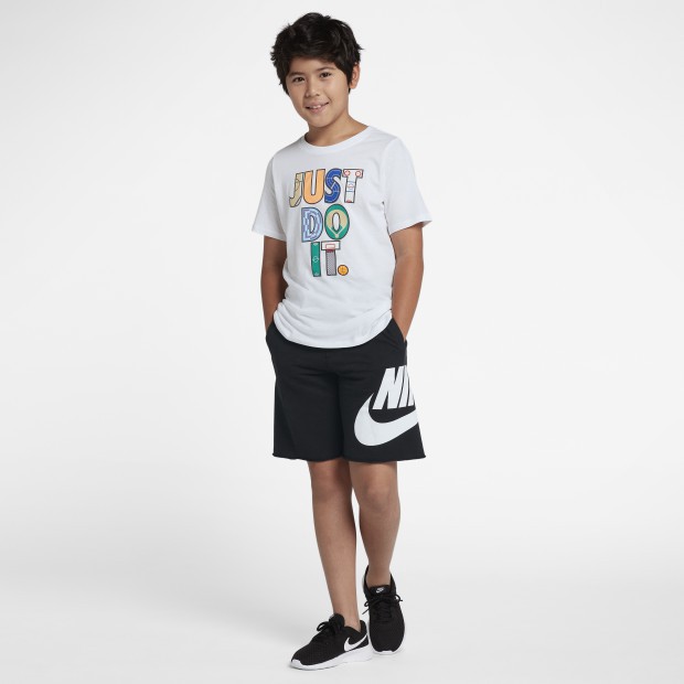 Photo from NIKE.COM ;黑白色