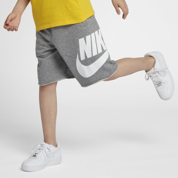 Photo from NIKE.COM ;灰白色