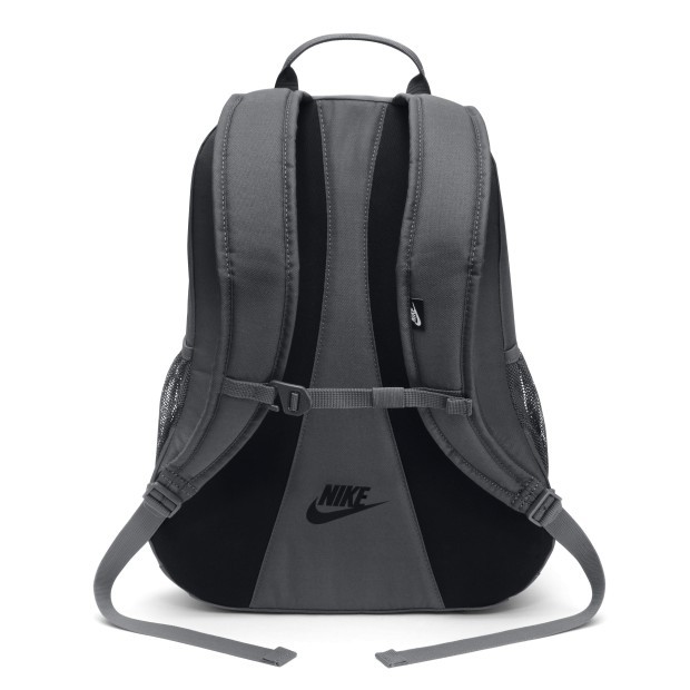 Photo from NIKE.COM ;背部有網眼布防跣同加墊