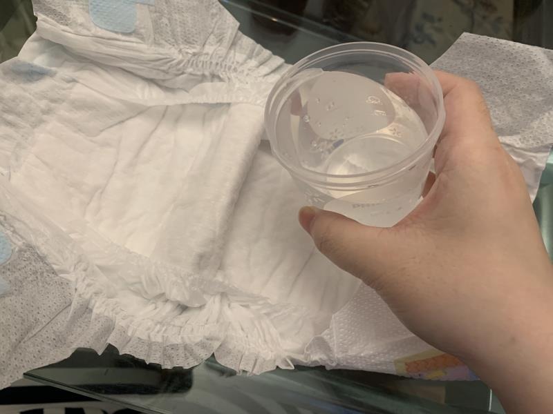 尿片冰種 - 倒大量嘅水
