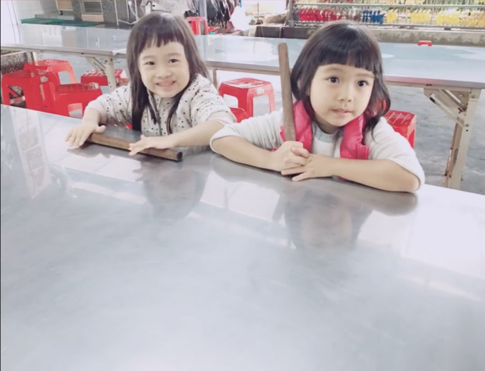 親子旅行 - 蔥餅DIY過程