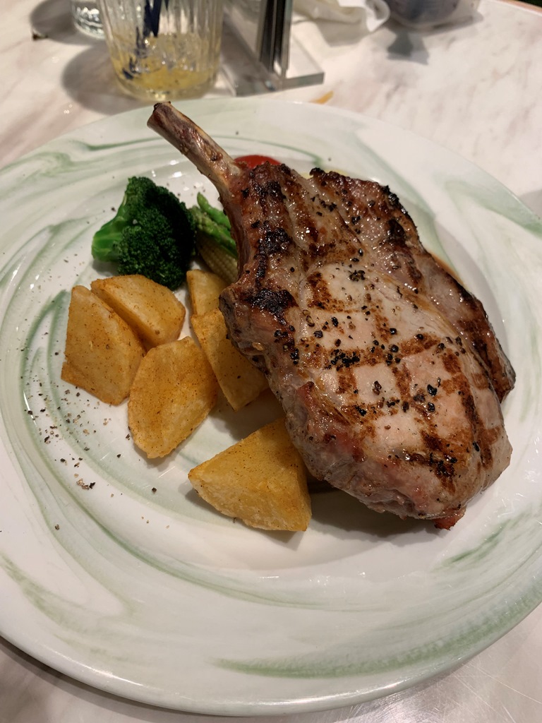 親子餐廳 - 加拿大有機有骨豬扒