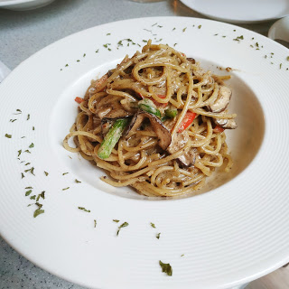 親子餐廳 - 黑松露野菌忌廉汁意粉