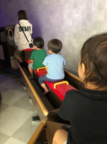 親子旅行 - 圍繞成層行兩個圈