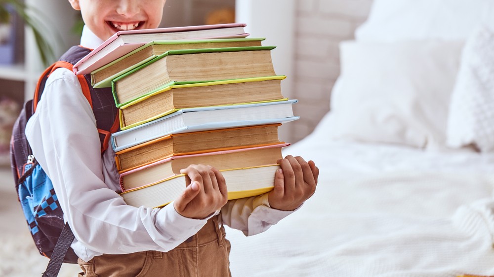 培養孩子閱讀習慣：家長在閒時更可帶孩子多到圖書館