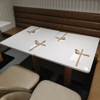 素食自助餐 - 坐得很舒服