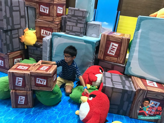 親子外遊 - 「軟體炸藥區 」