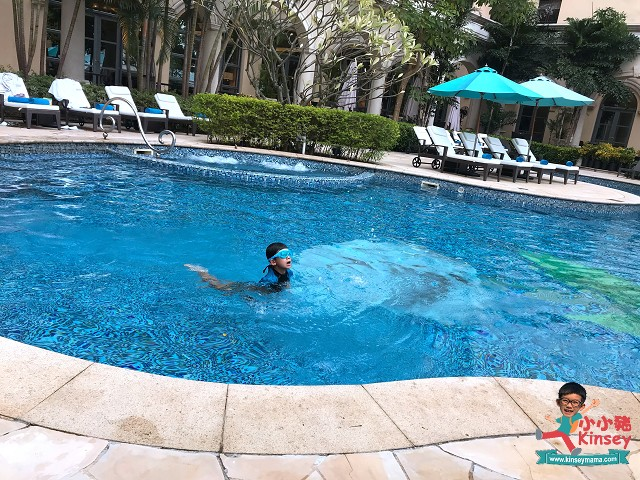 親子外遊 - 泳池游水