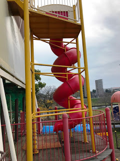 親子旅遊 - 旋轉型溜滑梯