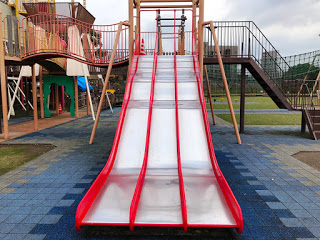 親子旅遊 - 波浪型溜滑梯