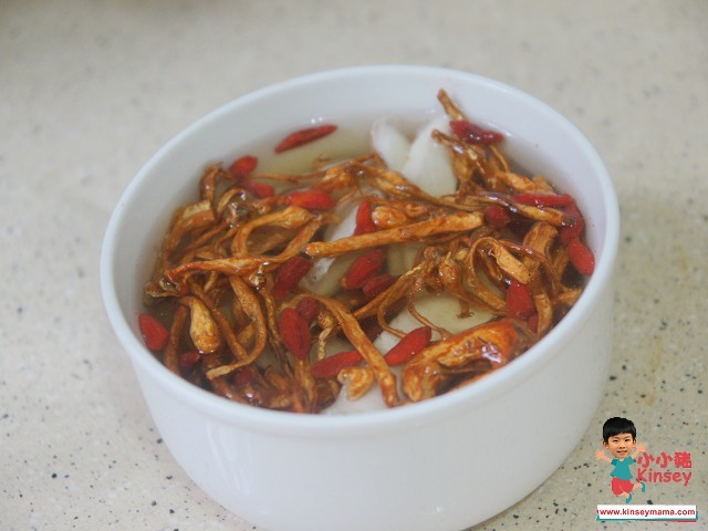 湯水做法:其他藥材就浸洗一陣~