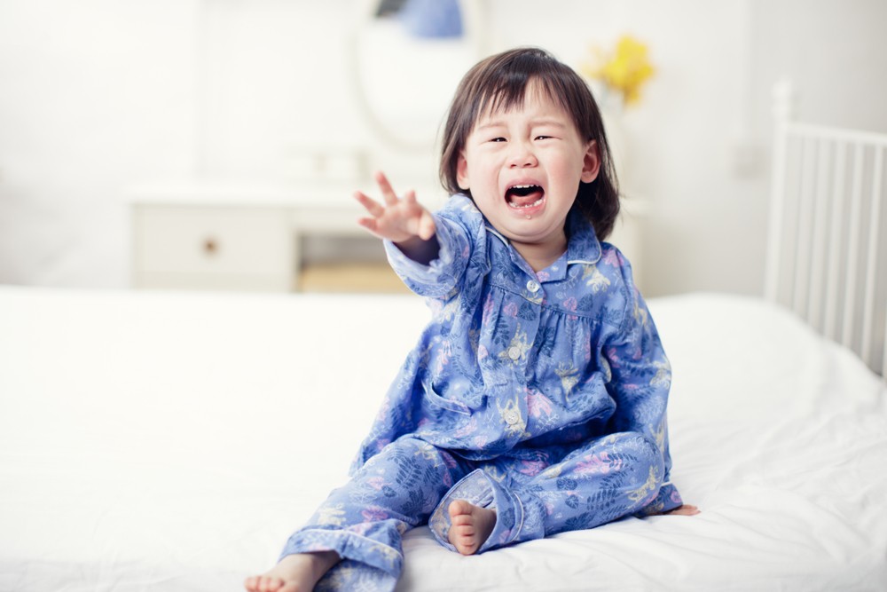 小孩不肯睡覺,要找媽媽