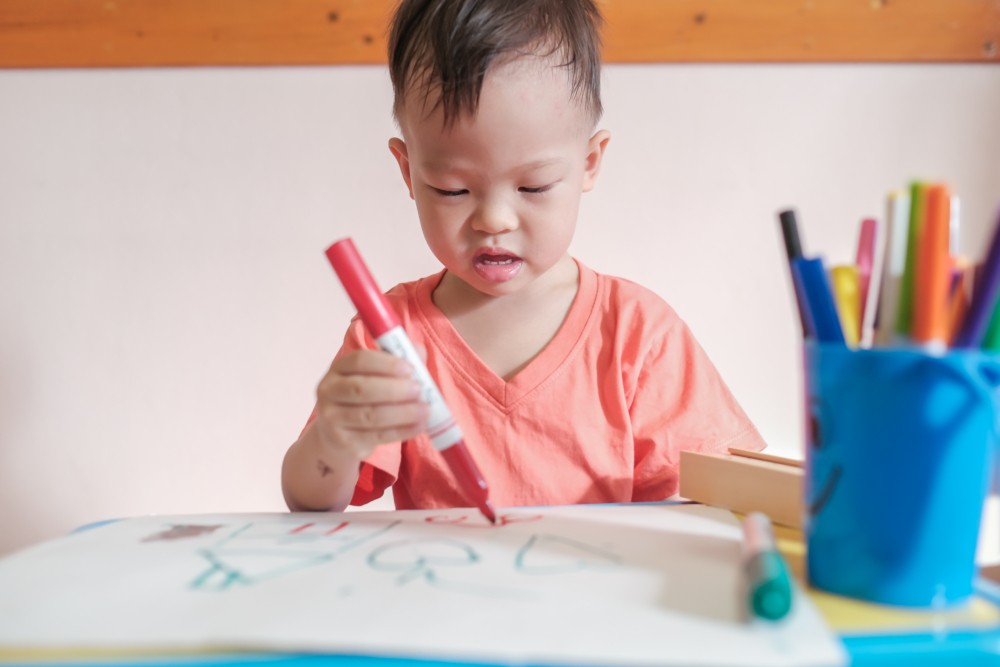 孩子開始對色彩產生感覺和認知