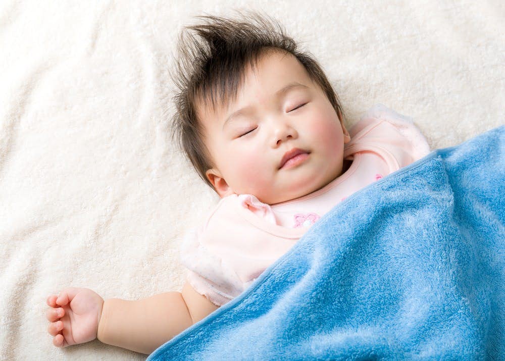 若想孩子晚上有高質素的睡眠，不妨分床睡