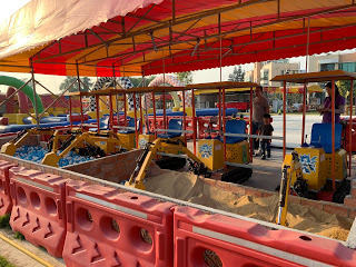 戶外郊遊 - 挖掘機