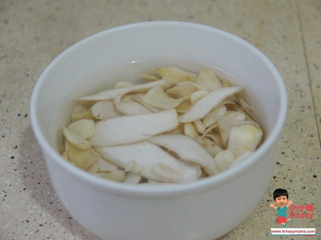 其他藥材就浸洗一陣~