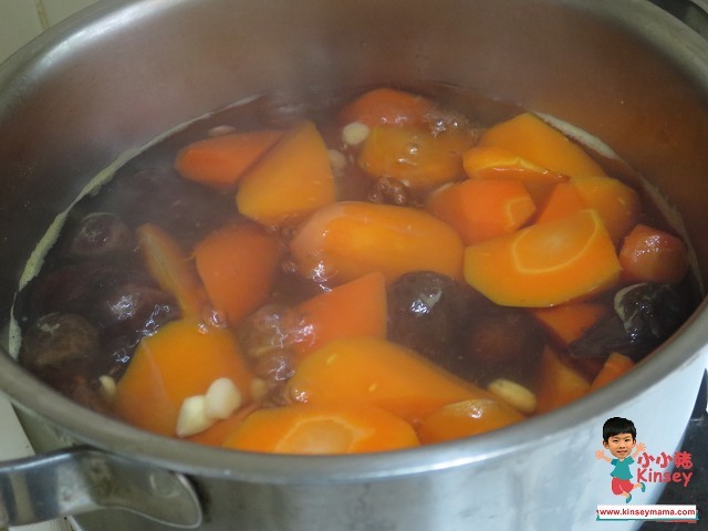 湯水分享：繼續用慢火加蓋煲多30分鐘~