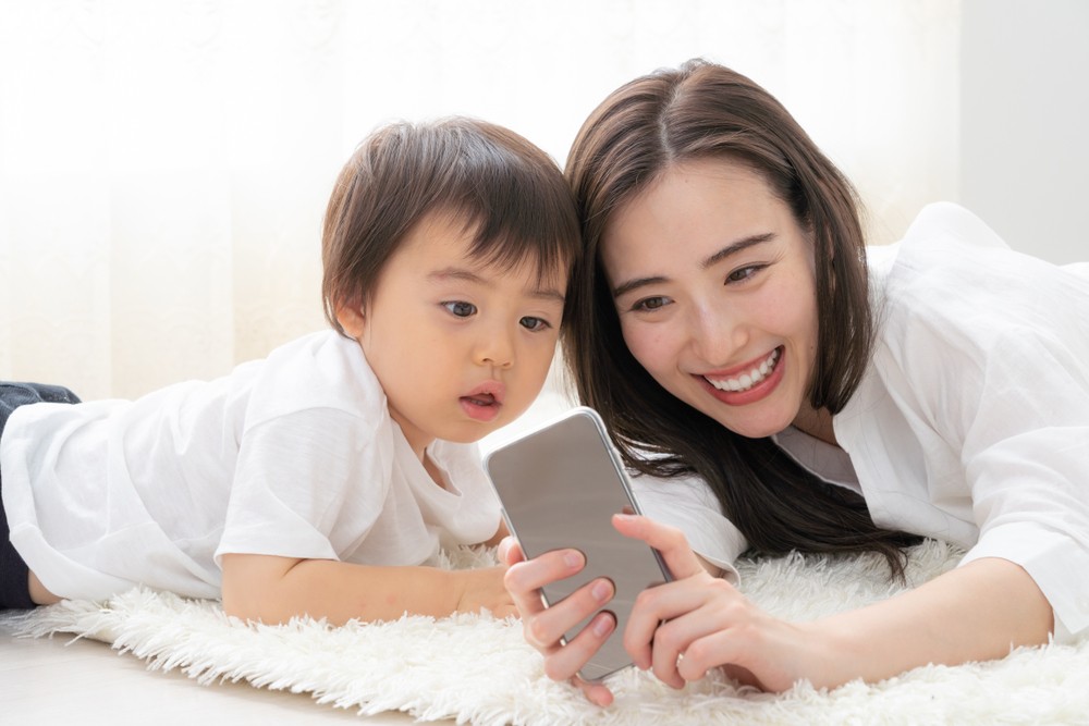 荷蘭政府規定孩子在5歲要入學以及學揸筆