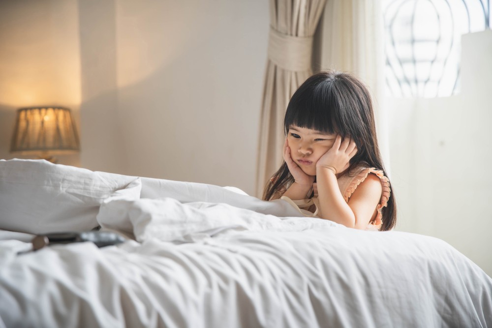 習慣打側睡以及趴睡的孩子，比仰睡的人更容易在睡覺時流口水