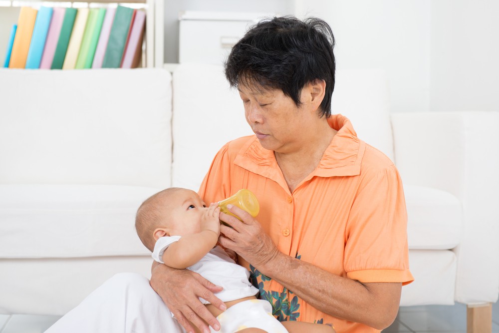 親子關係 - 由長輩照顧