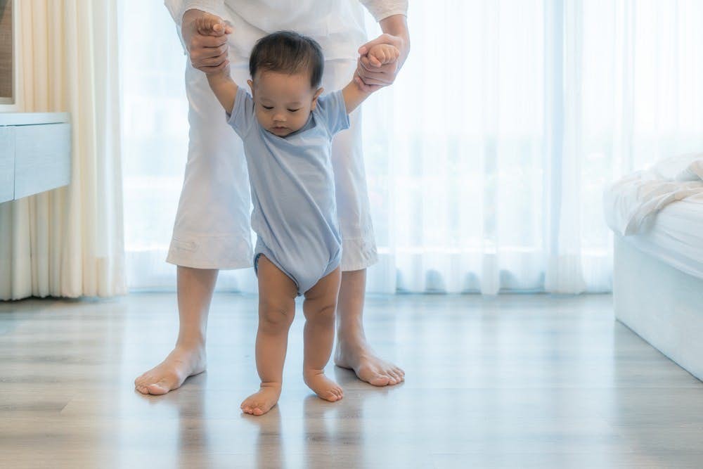 育兒方法:孩子愈早學走路愈好