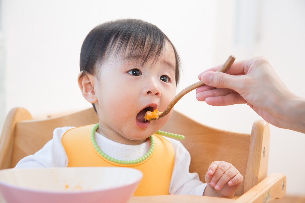 如幼兒進食晚飯後仍有餓意，可能是由於他們在日間有較多體能活動