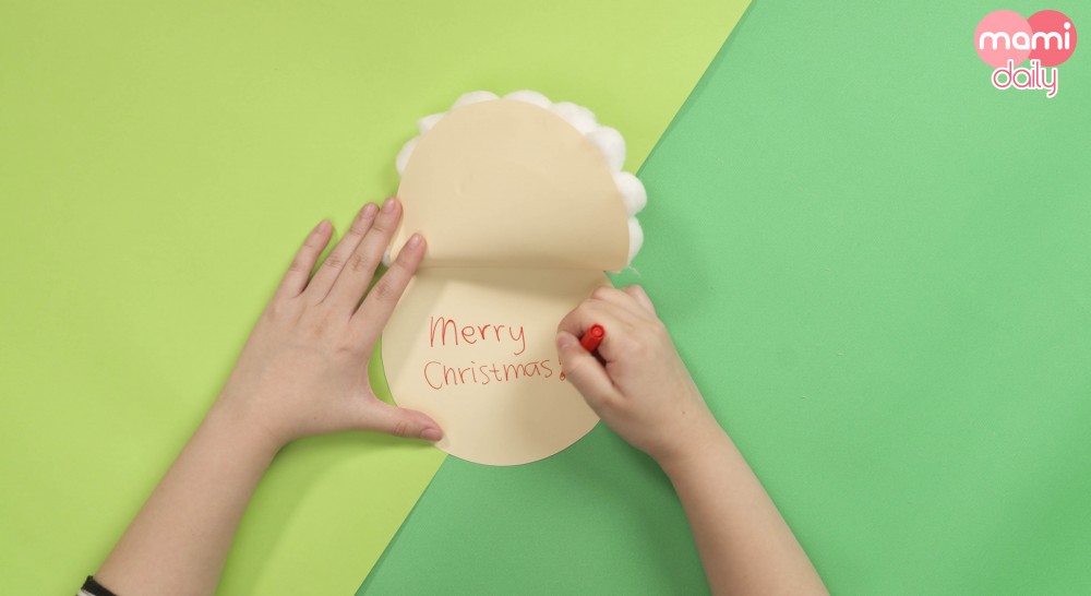 打開聖誕卡,寫上祝福語即可