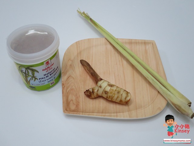 湯水分享:香茅2支、南姜6片、椰糖適量~