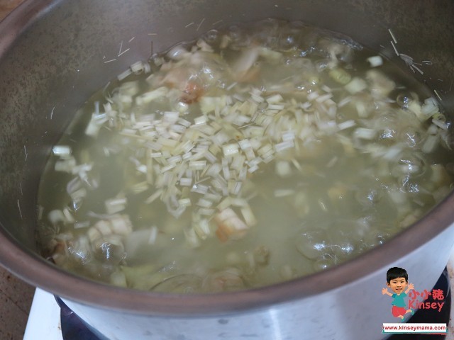 湯水分享:繼續用慢火加蓋煲多15分鐘~