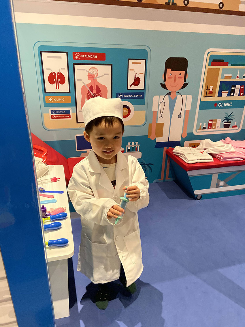 本地遊玩 - 醫生和護士制服