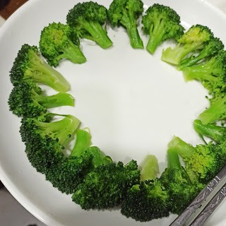 BB食譜 - 西蘭花伴邊