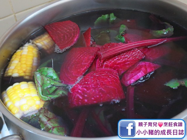 湯水食譜：用大火將水煲滾後，將其餘材料加入煲內(杞子除外)~ 