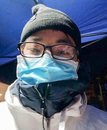 【武漢肺炎】堅守前線連踩33日 32歲醫生過勞猝死殉職 遺6歲女兒