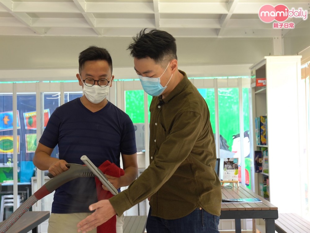 學校請來專業消毒公司。