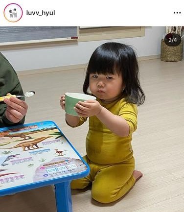 小妹妹的眼神有如大叔。