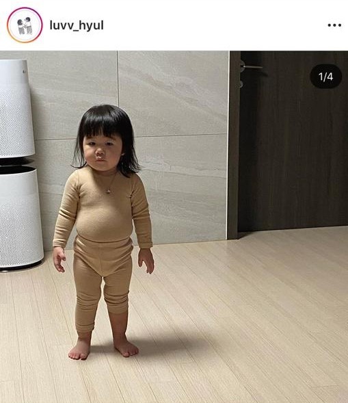 圓鼓鼓的肚子和厭世表情形成反差萌。