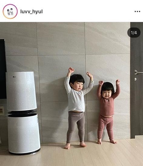 妹妹的小肚子非常搶鏡。