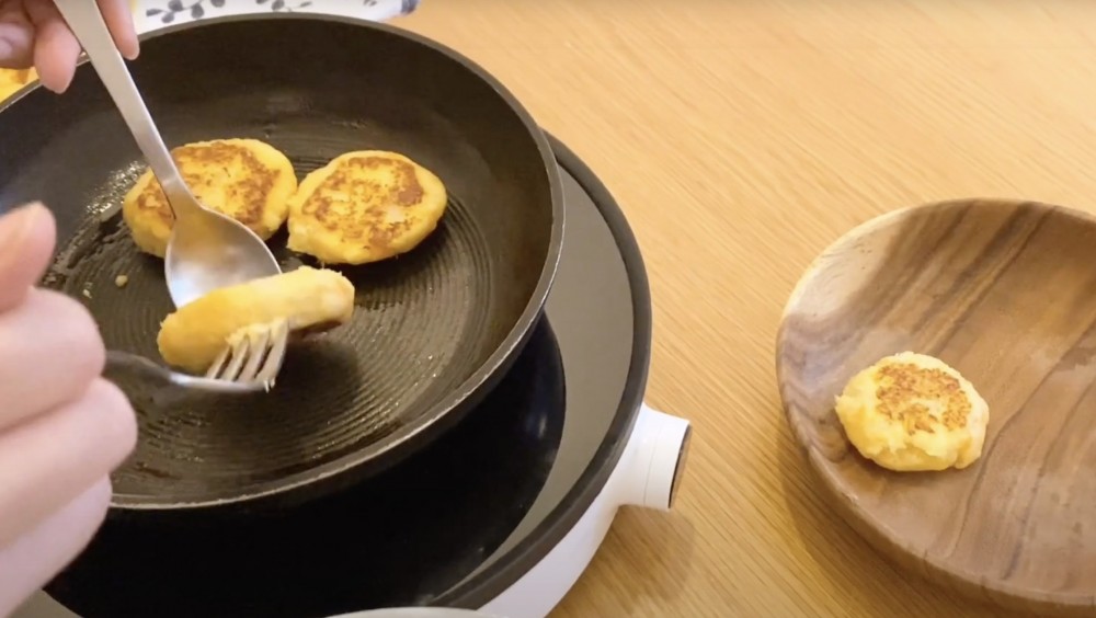 親子共食三文魚薯餅食譜分享。