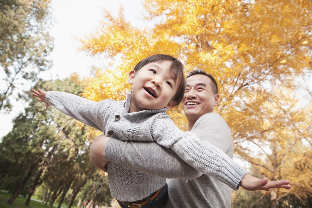 父親對子女成長有深遠影響。
