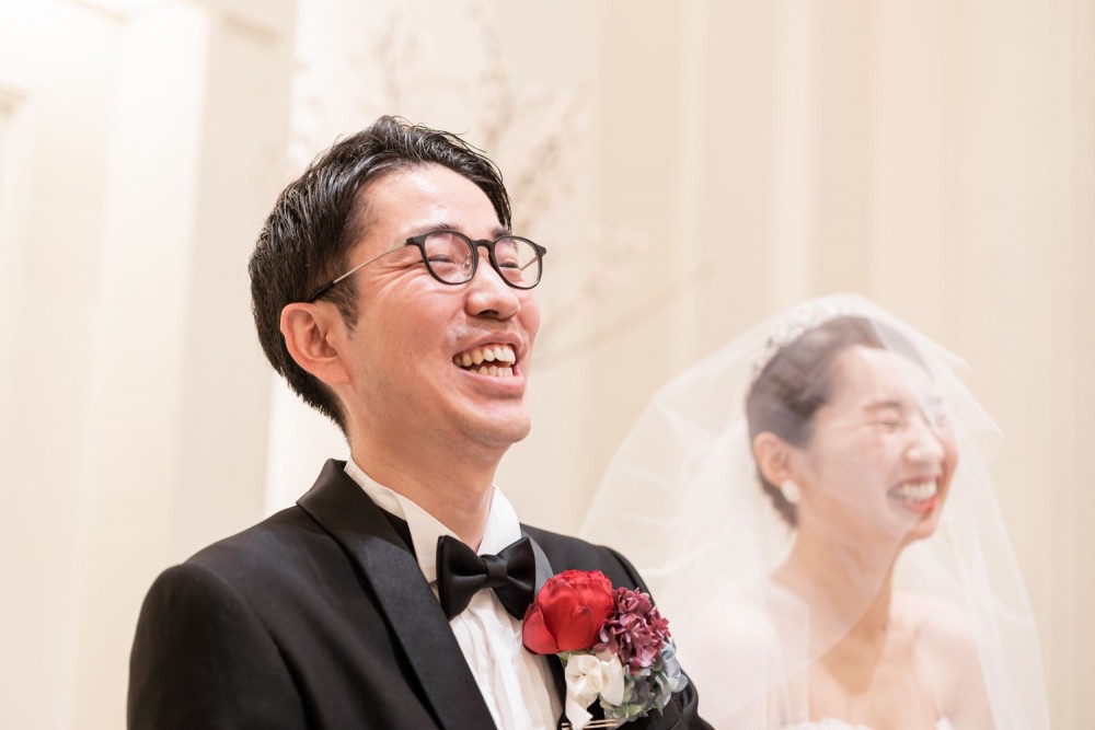 新人也忍俊不禁。