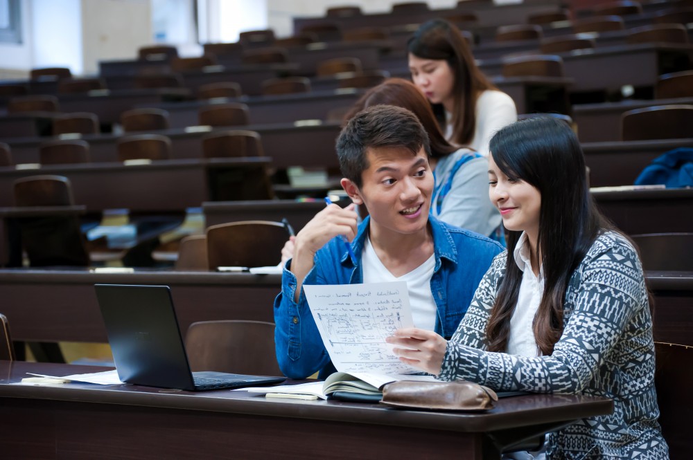 考大學不容易。