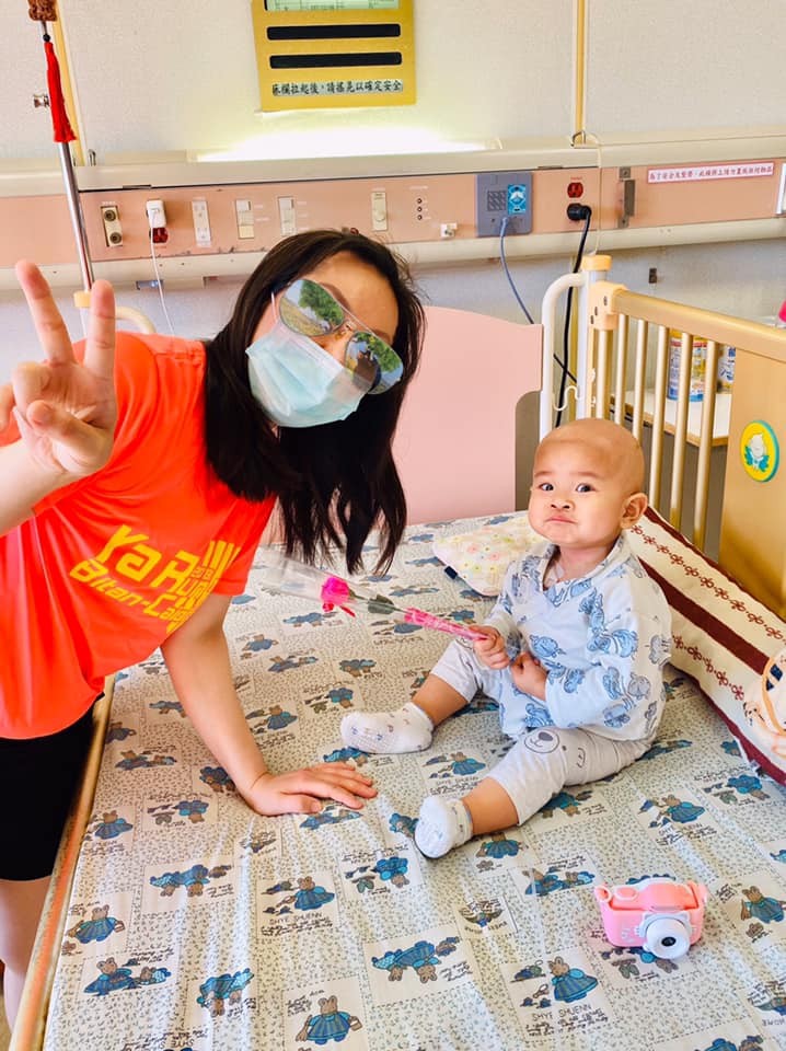 媽媽和女兒「百香果」。