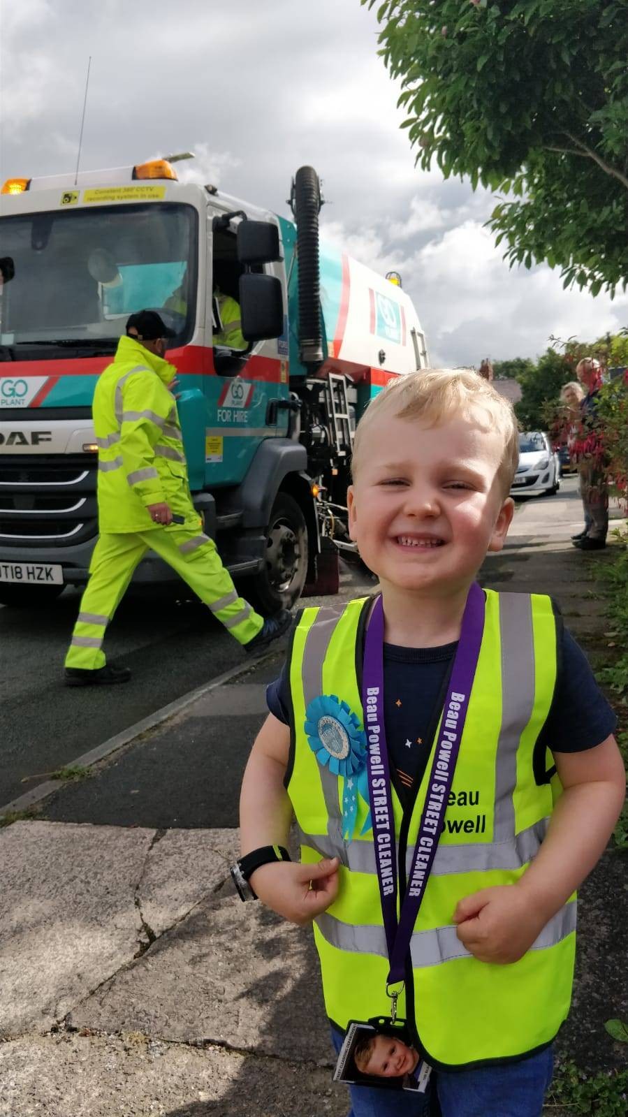 5歲男孩夢想成為清道夫.