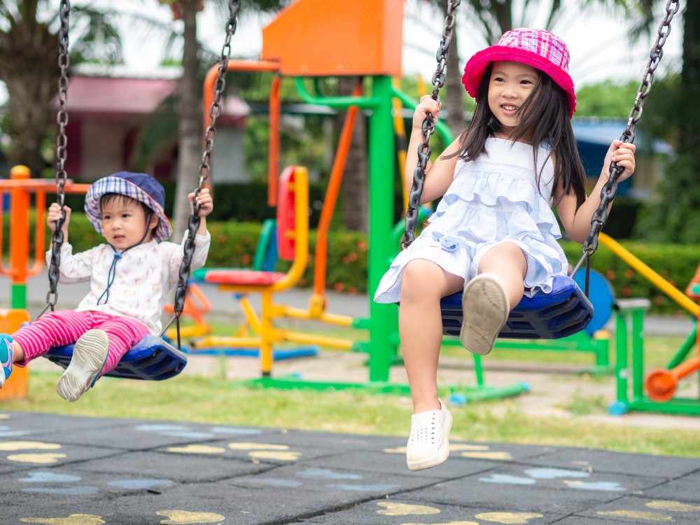 kids playing swings 03.