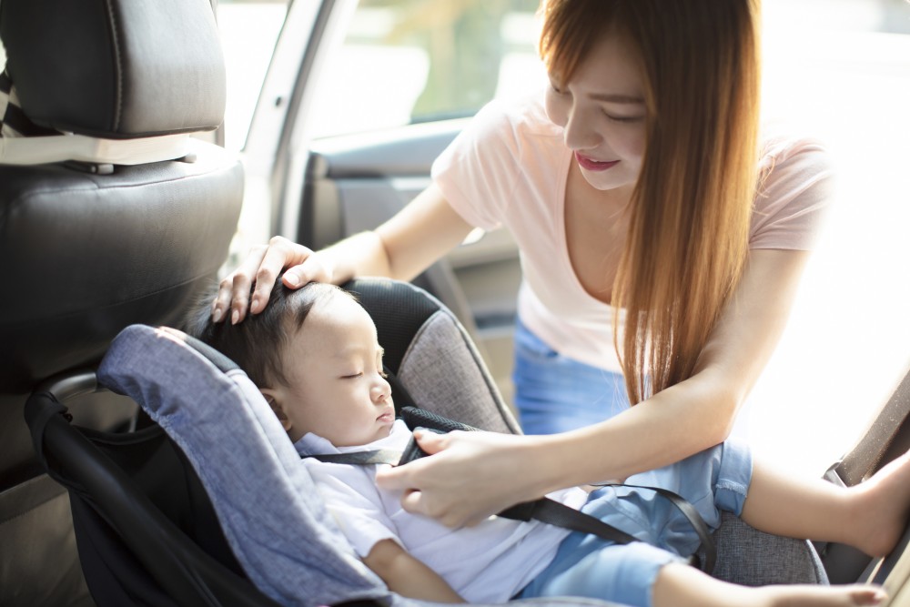 baby with seat belt.