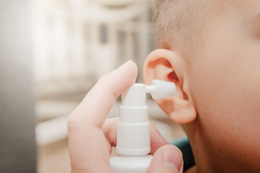 ears cleaning spray.
