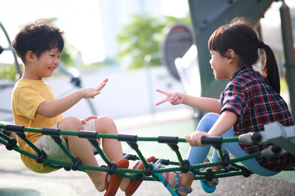 kids playing swings 02.