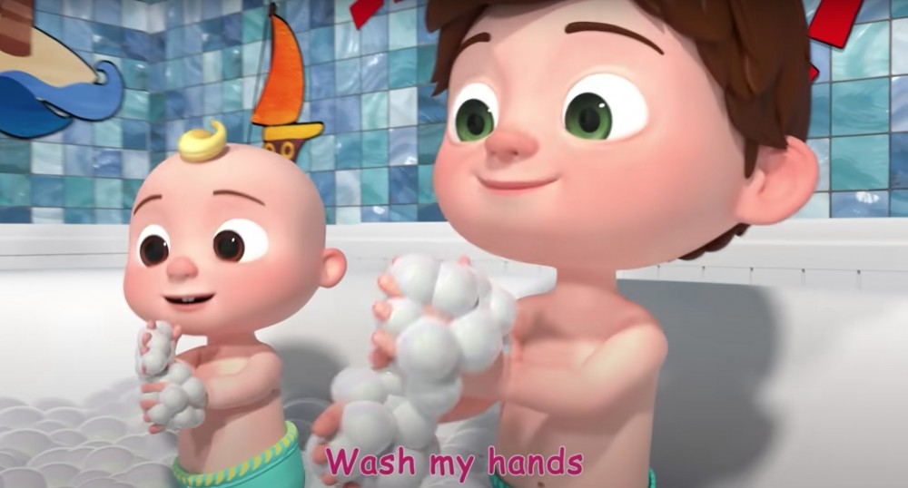 爸媽可以預備一些輕快並以洗澡為主題的兒歌，舉例如粵語兒歌「洗白白」、英語兒歌Cocomelon推出的「Bath Song」及普通話兒歌寶寶巴士推出的「我愛洗澡」等