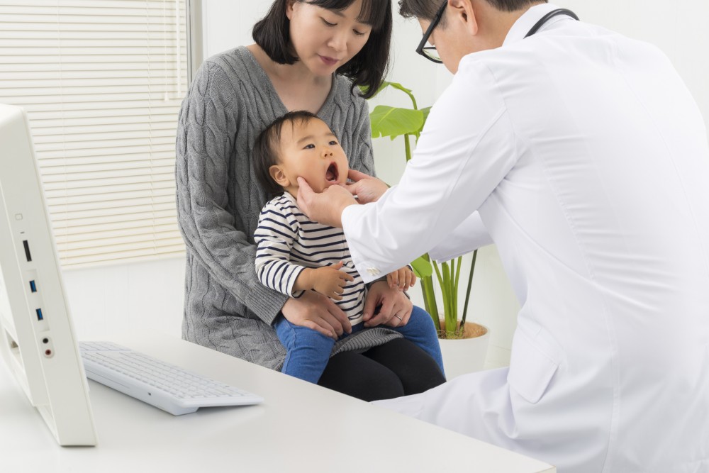 kids seeing doctor